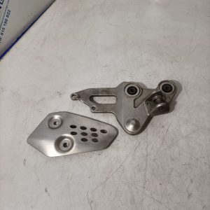 Soporte estribera derecha Yamaha MT 07 2017