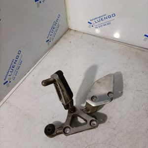 Soporte estribera lado derecho Yamaha FZS 600 Fazer 2002-2003