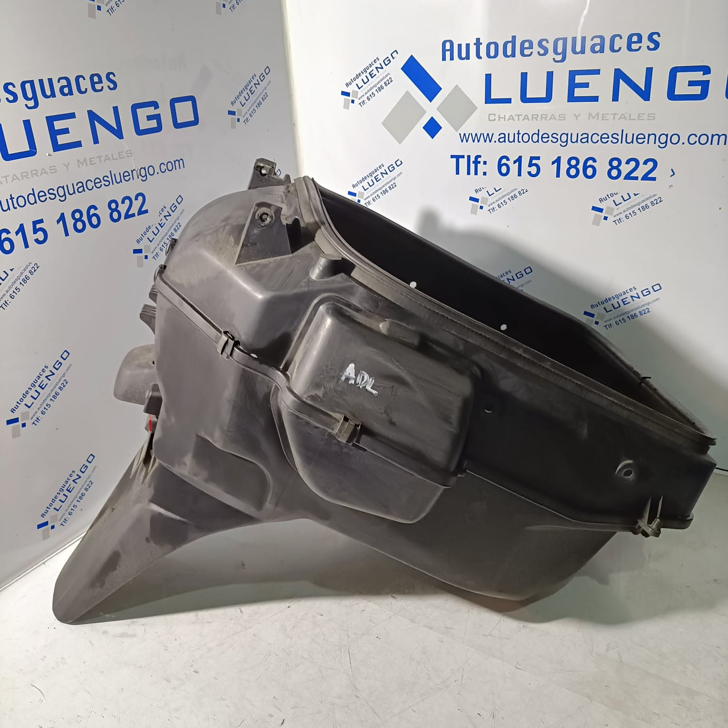 Baúl bajo asiento Suzuki Burgman 400 2008 - Imagen 2