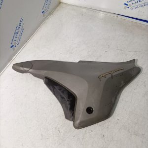 Tapa bajo asiento lado izquierdo Keeway RKV 125 2018