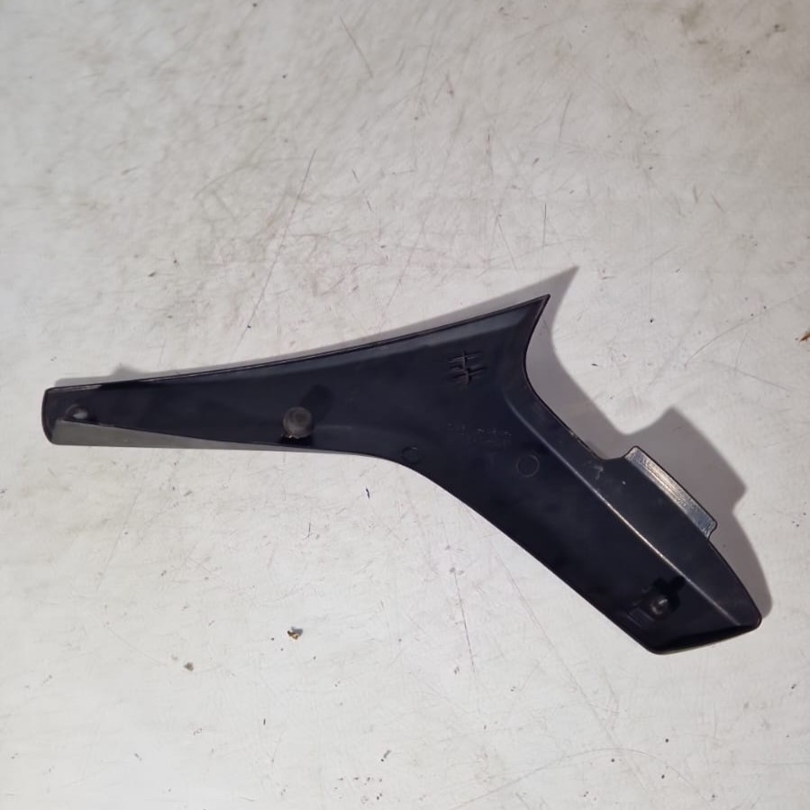 Tapa bajo depósito lado derecho Suzuki DL 650 V-Strom 2006 - Imagen 2