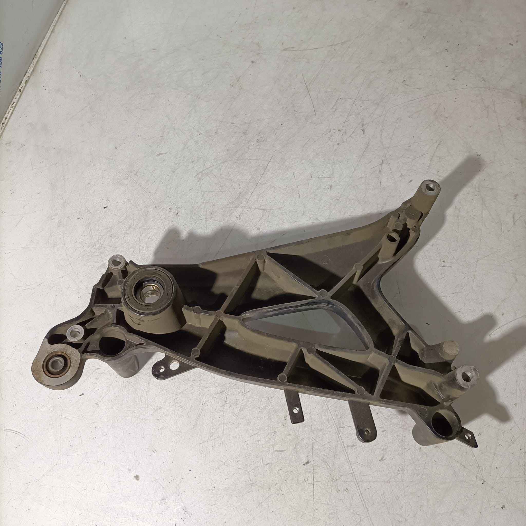 Triángulo escape Kymco DTX 360 125 2022 - Imagen 2