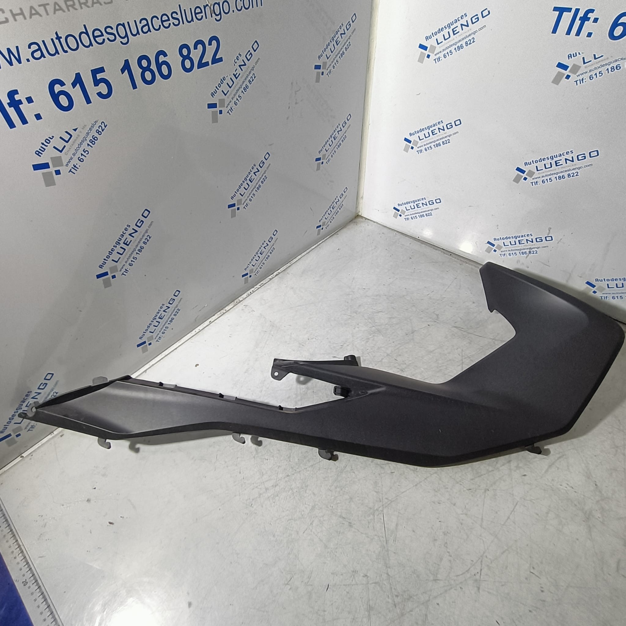 Tapa depósito lado derecho Honda Forza 125 2017-2019
