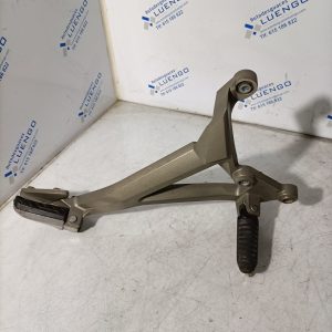 Soporte estribera lado derecho Aprilia Shiver 750 2009