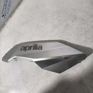 Tapa frontal depósito lado derecho Aprilia Shiver 750 2009