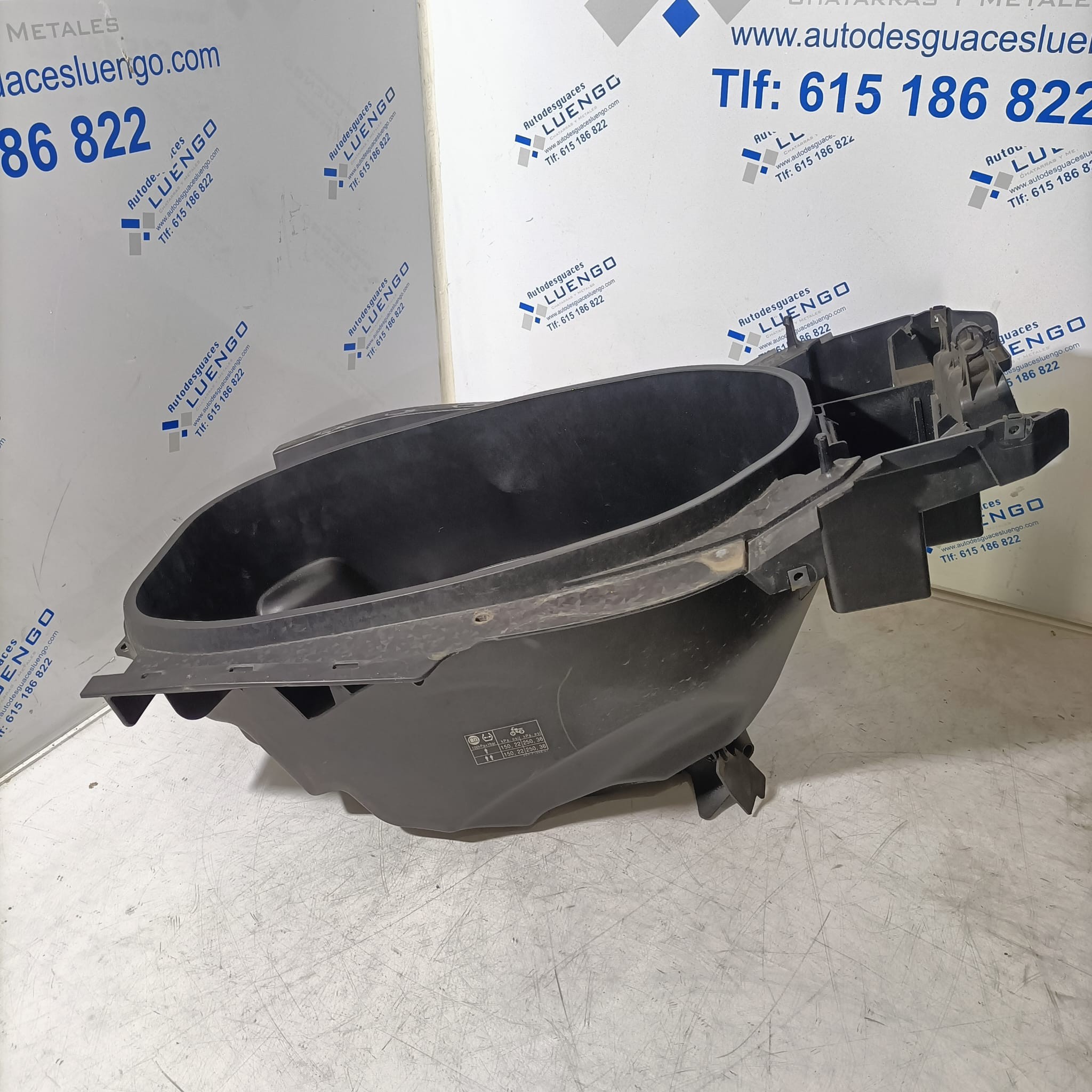 Baúl bajo asiento Yamaha Nmax 125 2025 - Imagen 2