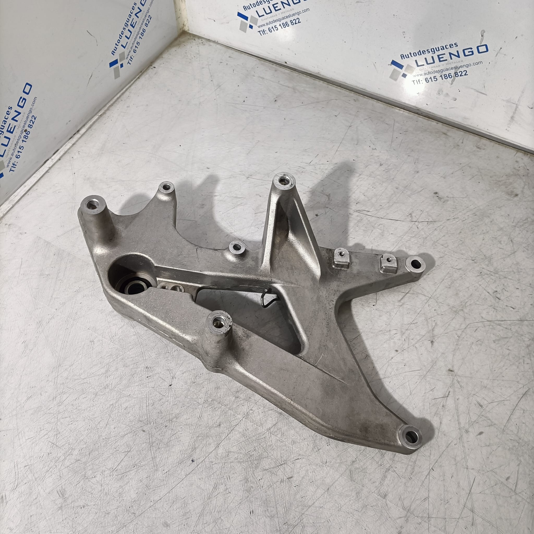 Triángulo escape Honda Forza 125 2025