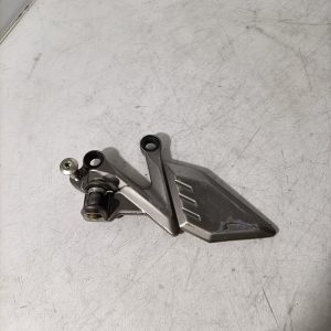 Soporte estribera lado izquierdo Kawasaki Ninja 125 2021