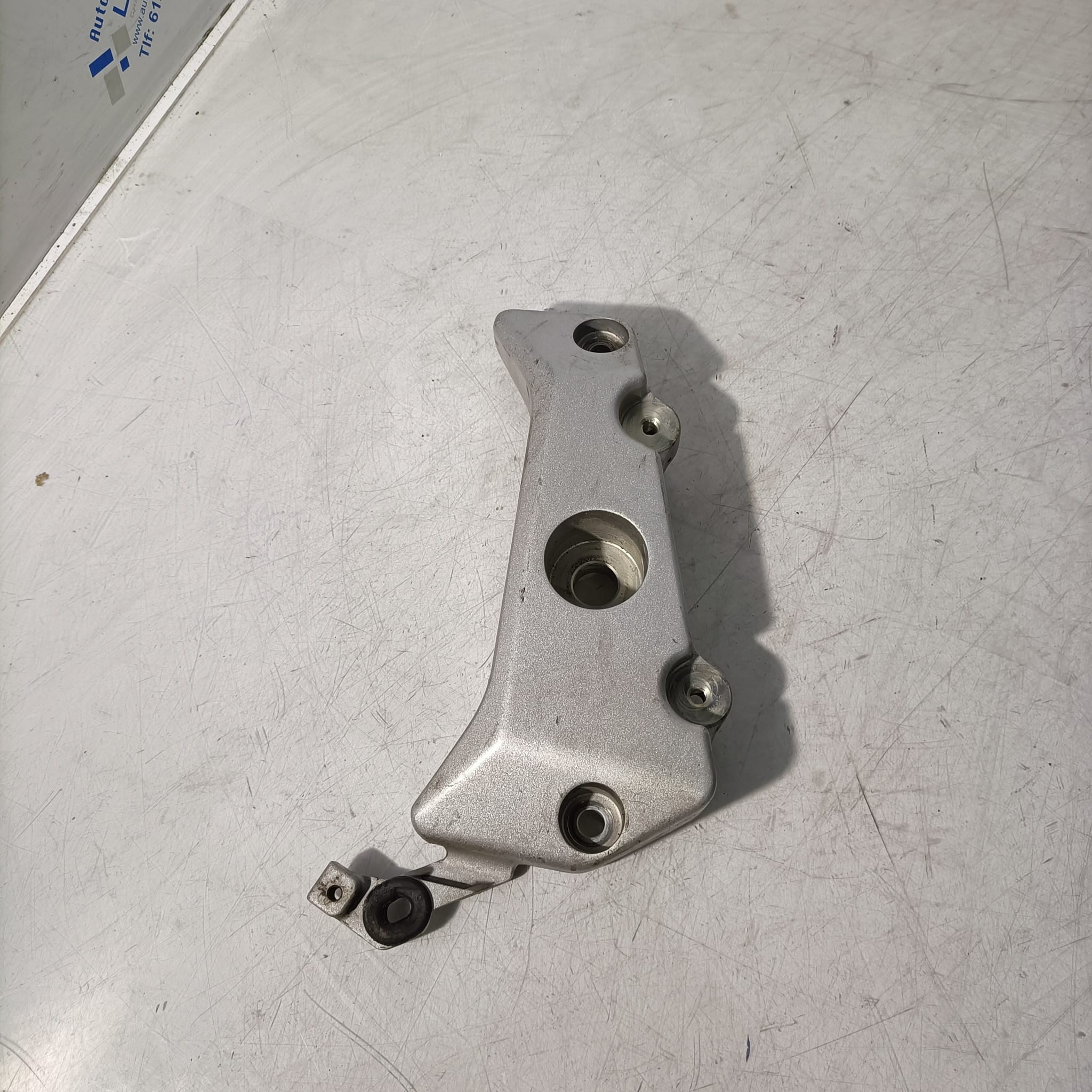 Lado derecho chasis Honda CBF 500 2004