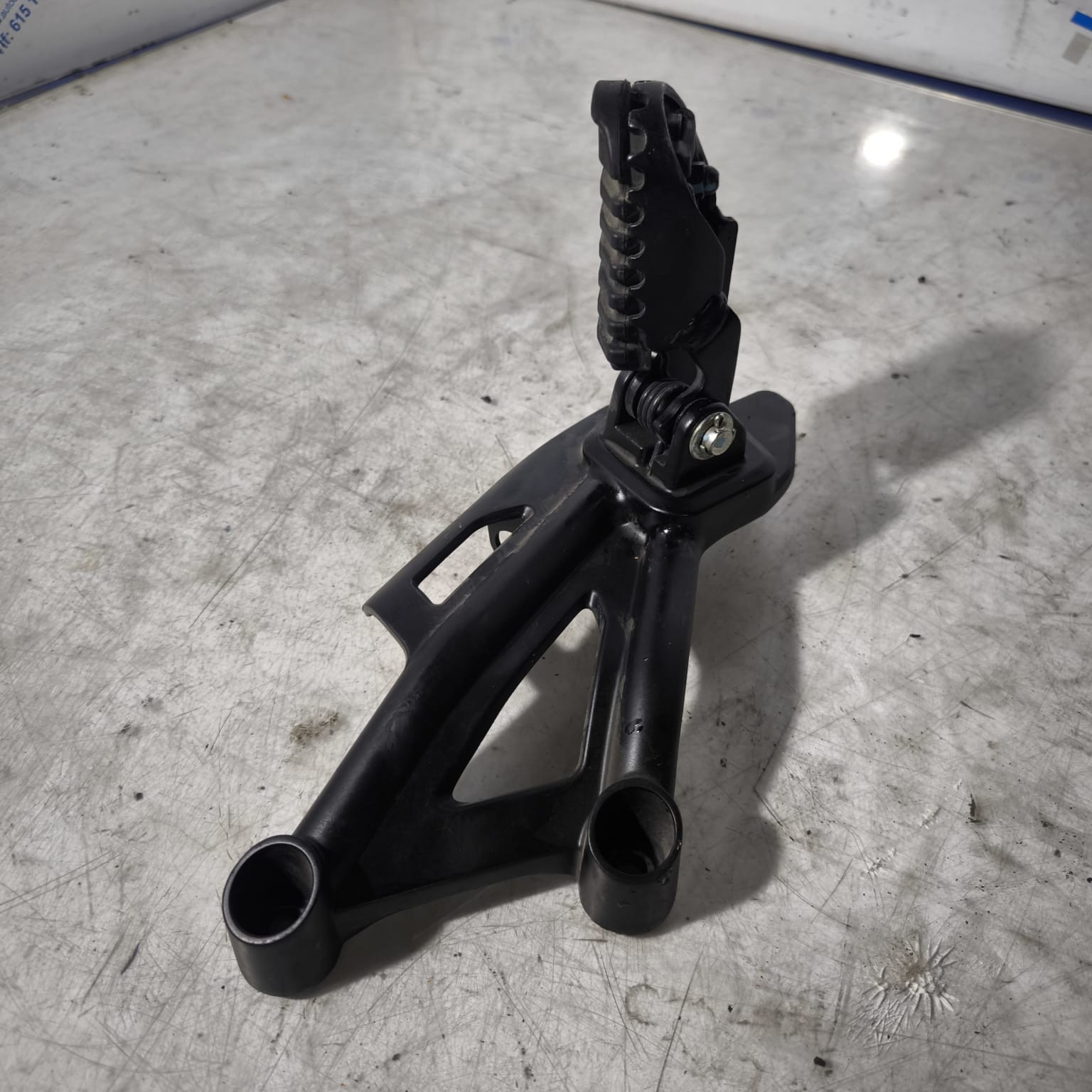 Estribera derecha Honda Rebel 500 2025