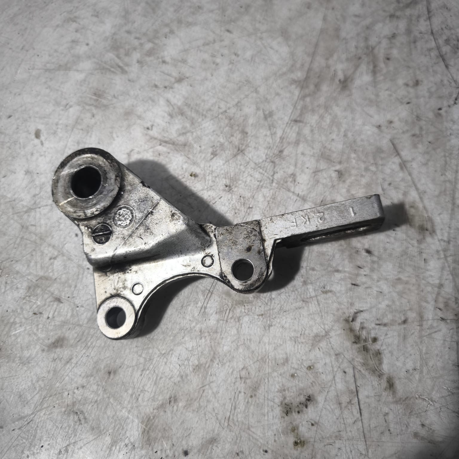 Soporte pinza freno trasero Yamaha XT 600 2000 - Imagen 2