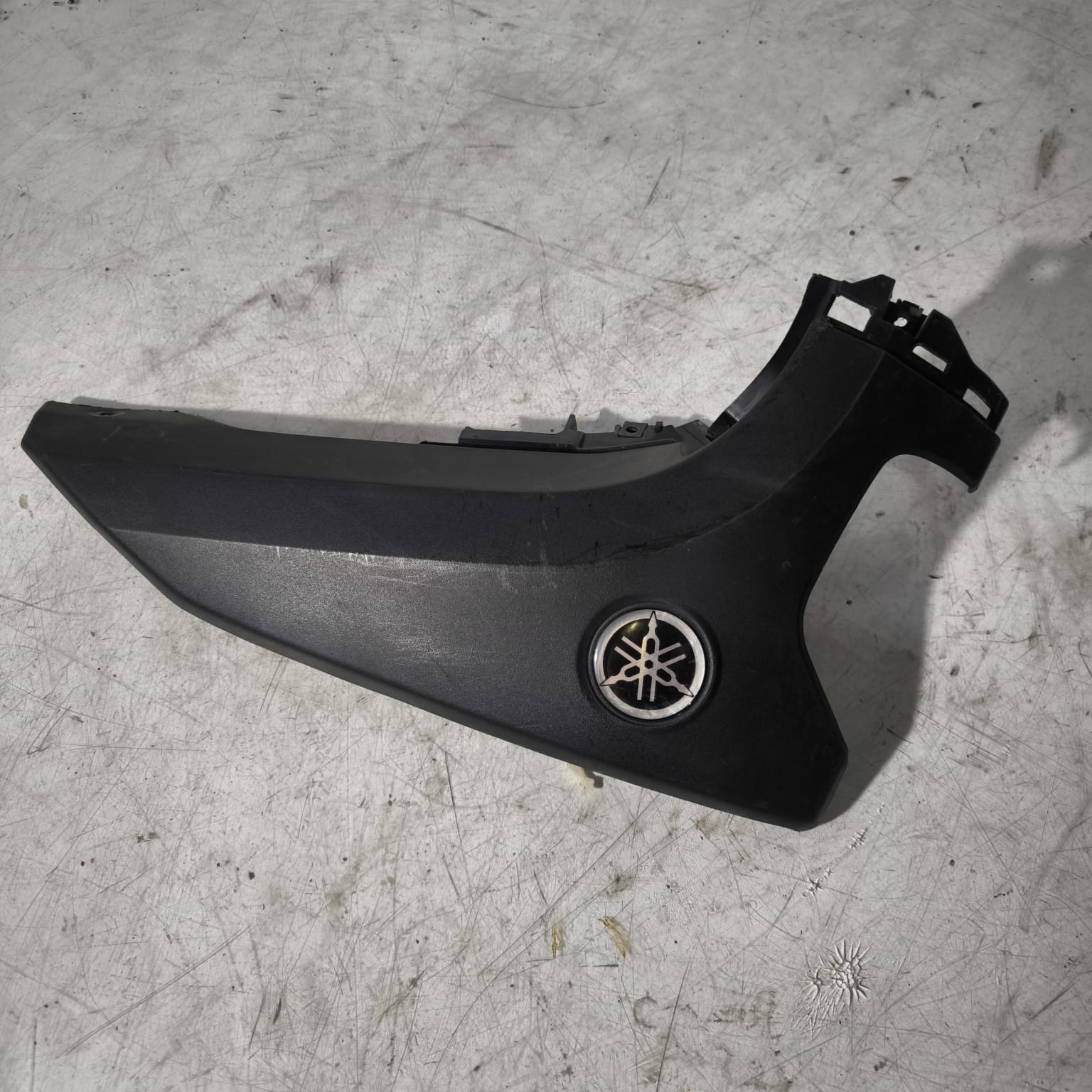 Tapa delantera izquierda Yamaha Nmax 125 2021-2023
