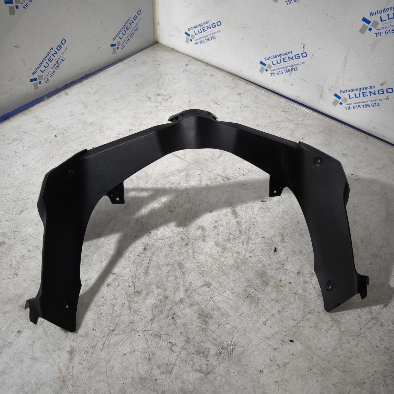 Tapa bajo faro Honda Forza 125 2023