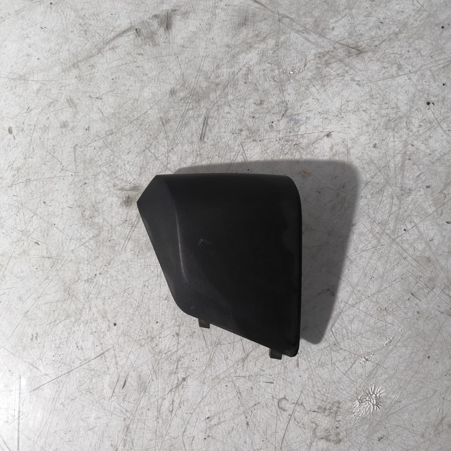 Tapa izquierda contraescudo Yamaha Xmax 400 2013