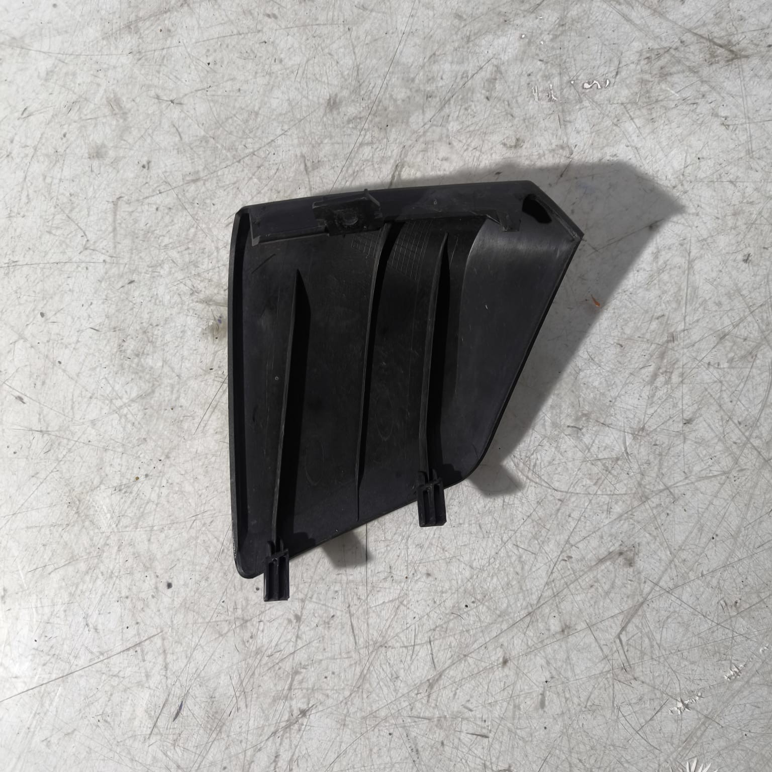 Tapa izquierda contraescudo Yamaha Xmax 400 2013 - Imagen 2