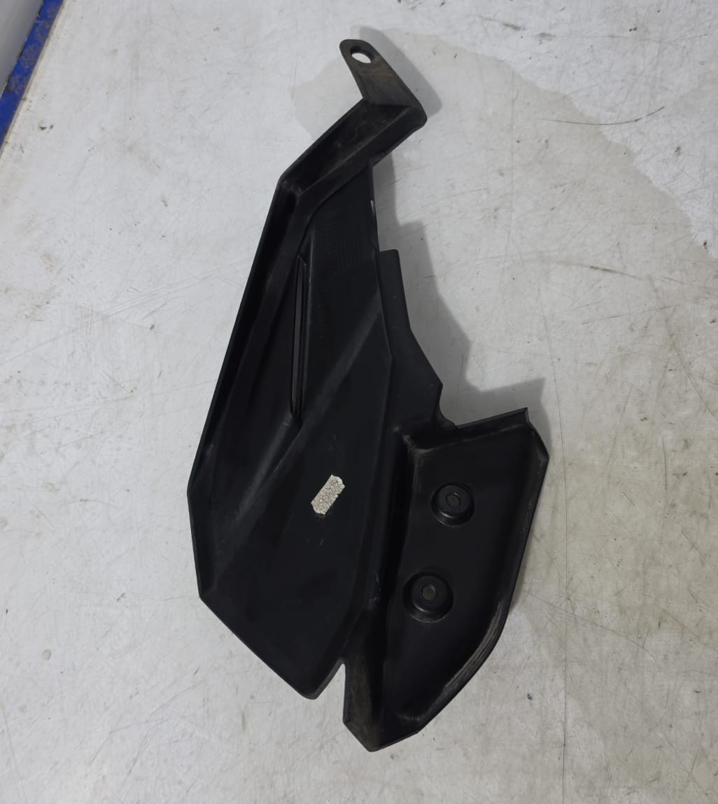 Tapa quilla derecha Yamaha Xmax 400 2013 - Imagen 2