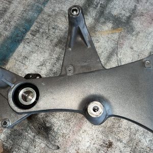 Triángulo de soporte de escape gris Kymco Xciting 500 R 2008-2014