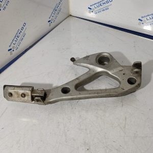 Soporte de estriberas lado derecho Honda Varadero XLV 1000 2005