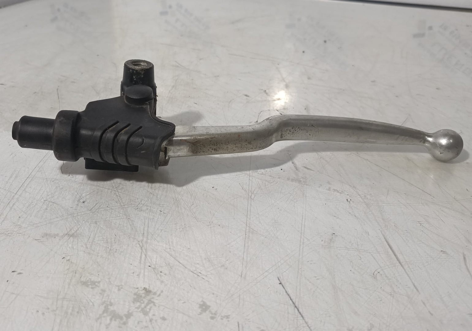 Soporte de maneta de embrague Suzuki Gladius 650 2009-2012