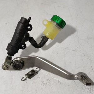 Bomba de freno trasera y pedal Kawasaki Z800 2016