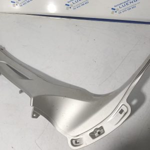 Tapa de contraescudo lado izquierdo Piaggio Beverly 300 2021