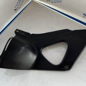 Lateral derecho bajo asiento Honda Varadero XLV 1000 2003