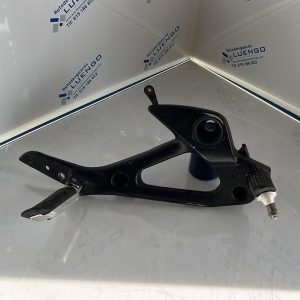Soporte de estriberas derecho Honda Varadero XLV 1000 2003