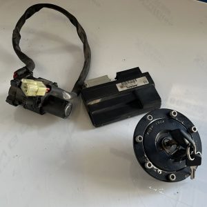 Cerradura, tapón de depósito y centralita Honda Varadero XLV 1000 2003