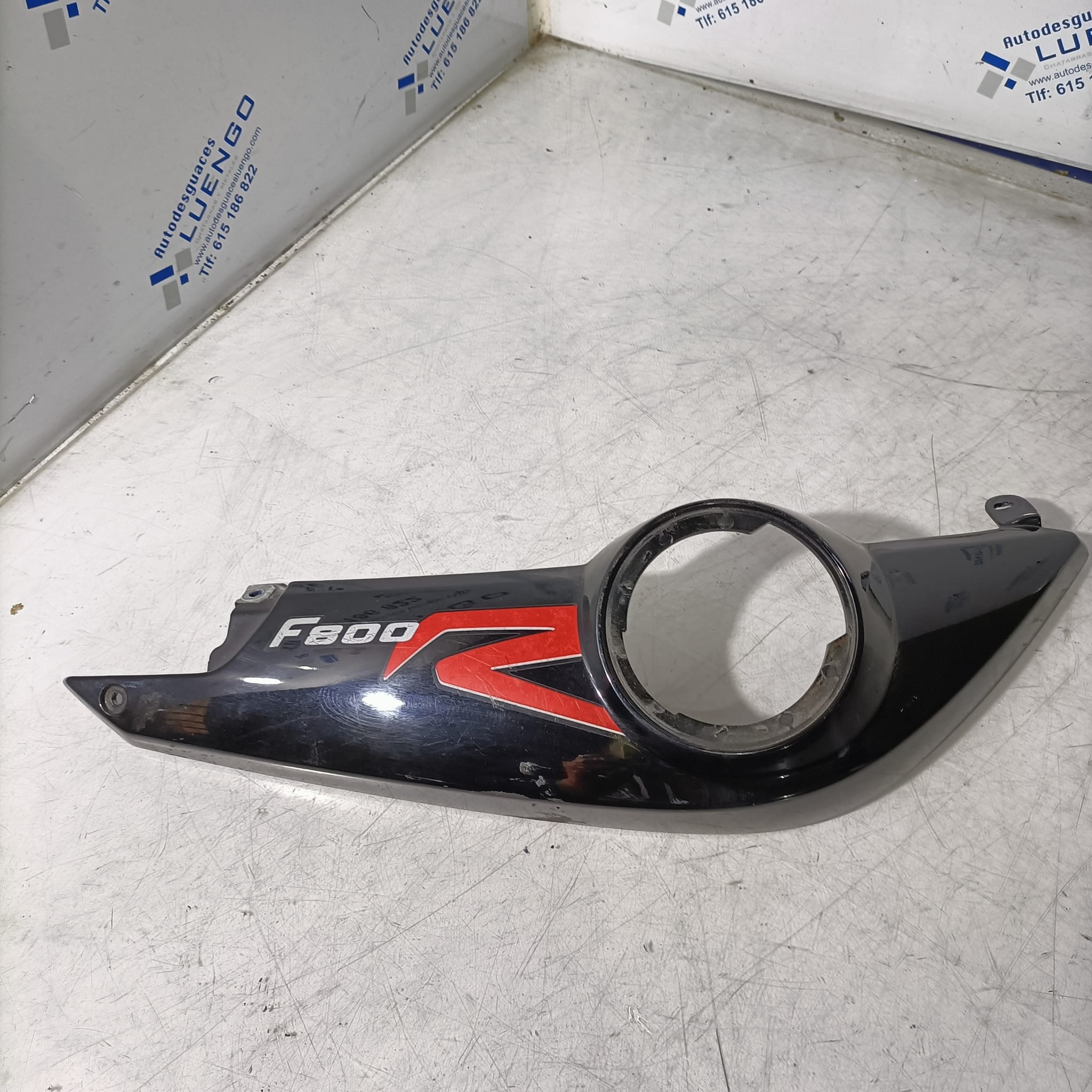 Lateral trasero derecho BMW F800R 2017