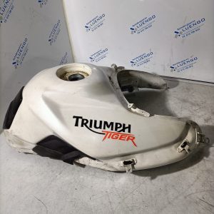 Depósito combustible Triumph Tiger 800 2012