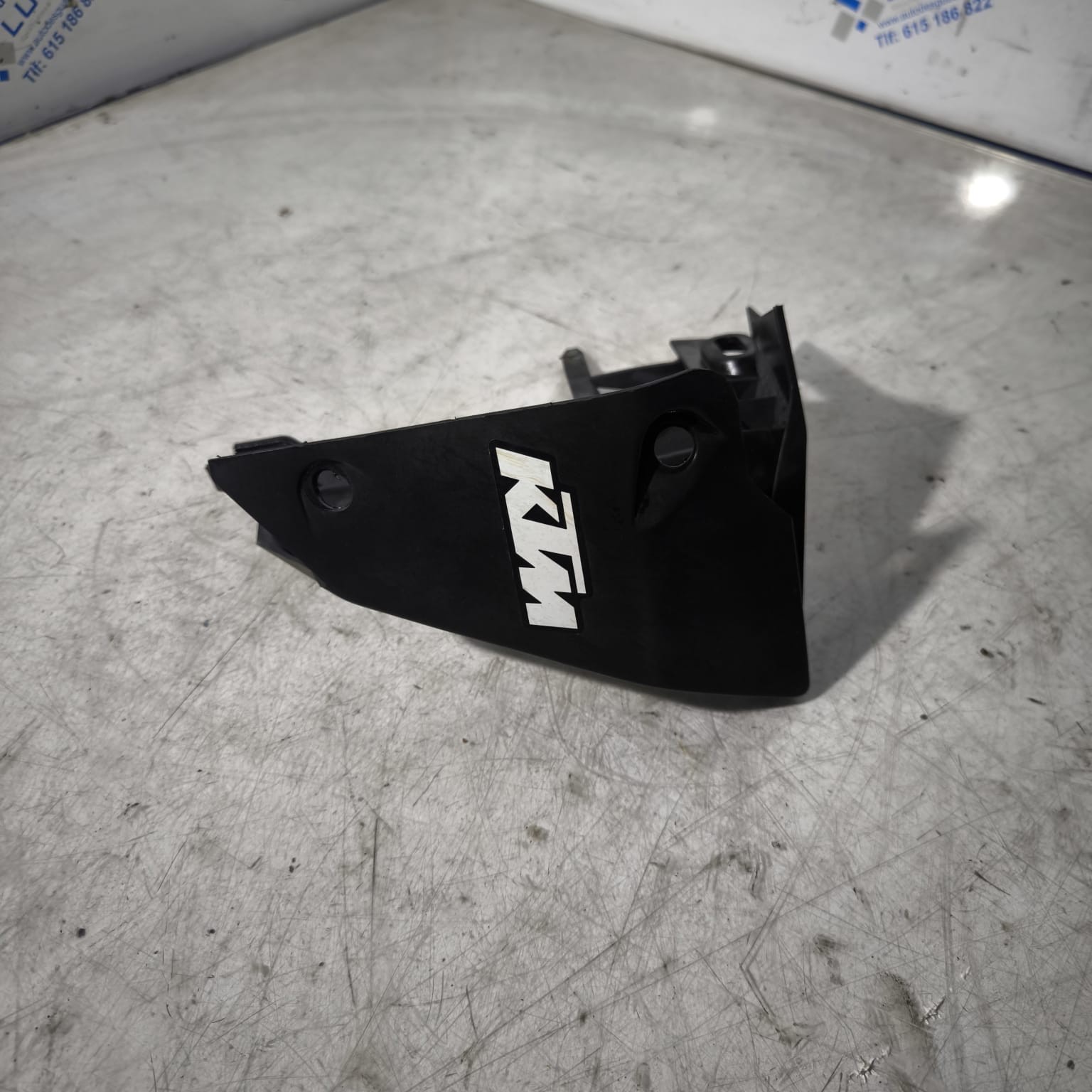 Cubre radiador derecho KTM 390 Duke 2021