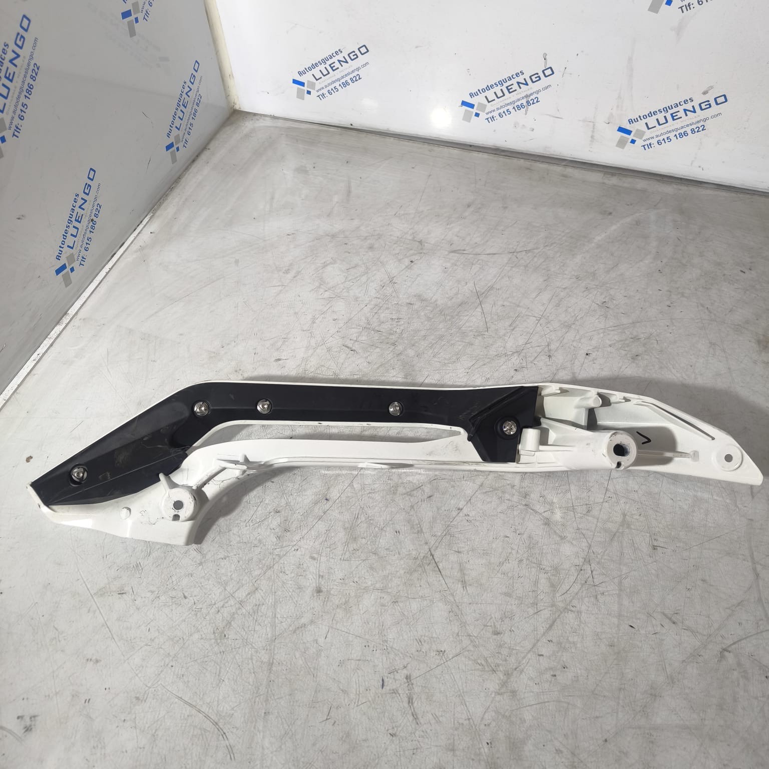 Tapa asidero izquierdo Zontes 368G 2025 - Imagen 2