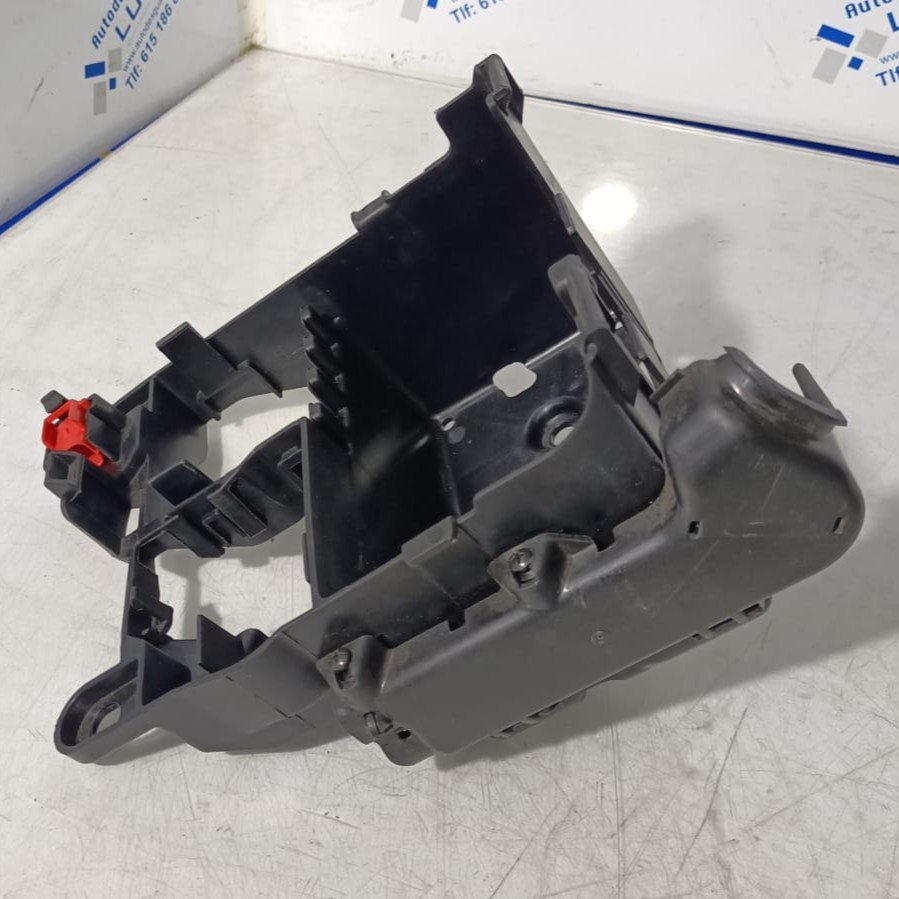 Caja batería Husqvarna Svartpilen 125 2024 - Imagen 2