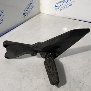 Estribera izquierda con soporte Husqvarna Svartpilen 125 2024